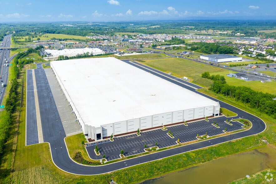 More Photos Of 5177 Williamsport Pike, Martinsburg Warehouse For Lease