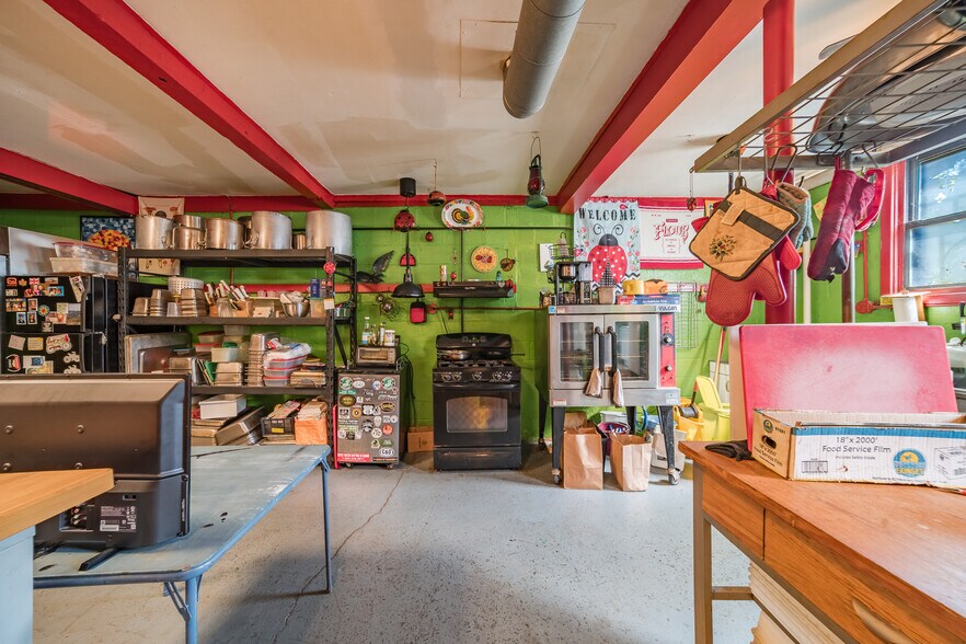 More Photos Of 406-408 Kirkpatrick St, Syracuse Freestanding For Sale