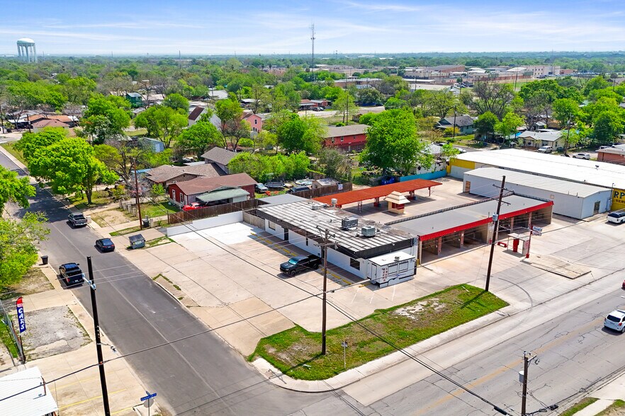 More Photos Of 734 Cantrell Dr, San Antonio Restaurant For Sale