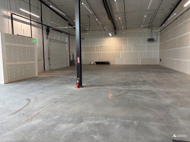 More Photos Of 7950 Miller Dr, Frederick Warehouse For Lease