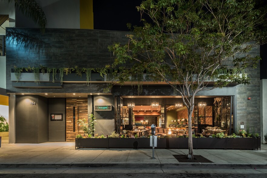 Primary Photo Of 184-188 N Canon Dr, Beverly Hills Restaurant For Lease