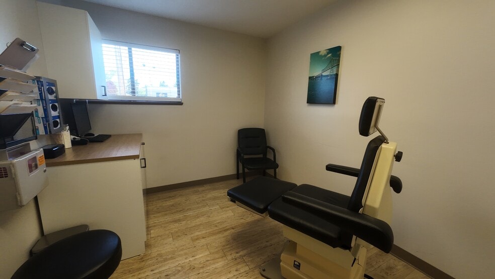 More Photos Of 1060 Chambers St, Eugene Medical For Sale