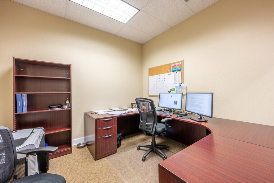 More Photos Of 6380 Phillips Hwy, Jacksonville Office For Lease