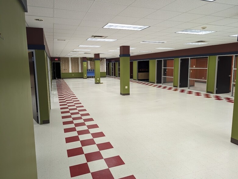 More Photos Of 716 Watervliet Ave, Dayton Storefront Retail Office For Sale