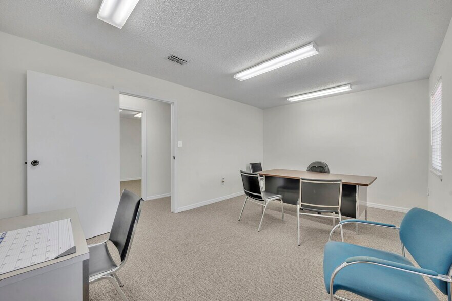 More Photos Of 420 Lake Howell Rd, Maitland Office For Lease