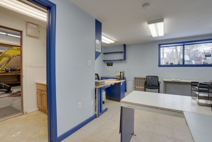 More Photos Of 265 Lincoln Ave, Winchendon Industrial For Sale
