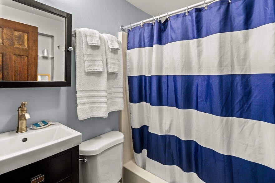 More Photos Of 2076 Atlantic Hwy, Lincolnville Hotel For Sale