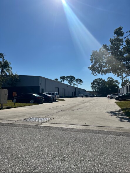Primary Photo Of 4480 107th Cir N, Pinellas Park Warehouse For Lease