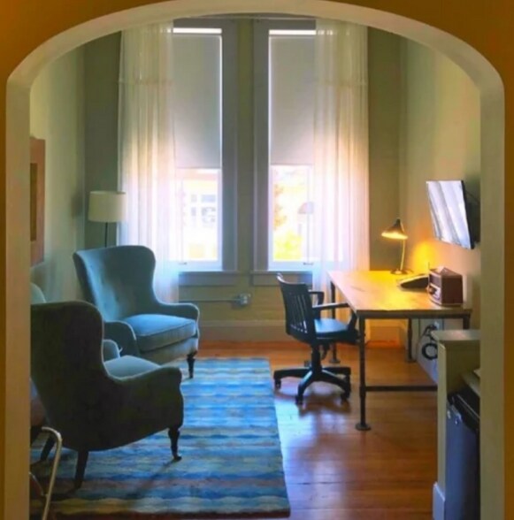 More Photos Of 297 North St, Pittsfield Hotel For Sale