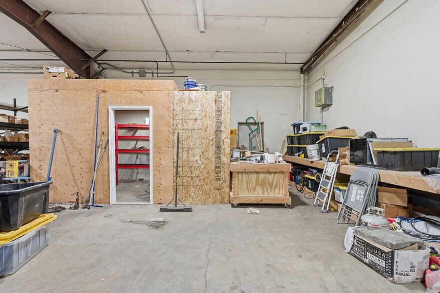 More Photos Of 5827 N Florida St, Spokane Manufacturing For Sale
