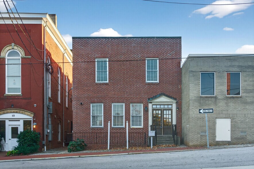 More Photos Of 115 E Market St, Warrenton Office For Lease