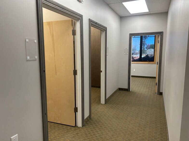 More Photos Of 525 SW Umatilla St, Redmond Office For Sale
