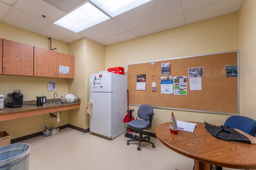 More Photos Of 32330 N Harbor Dr, Fort Bragg Office For Sale