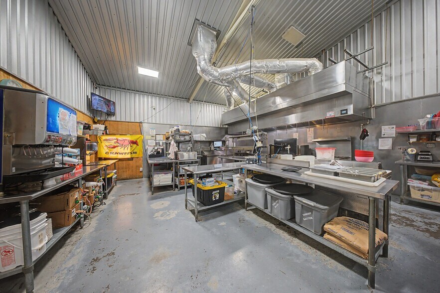 More Photos Of 1412 S Margaret Ave, Kirbyville Restaurant For Sale