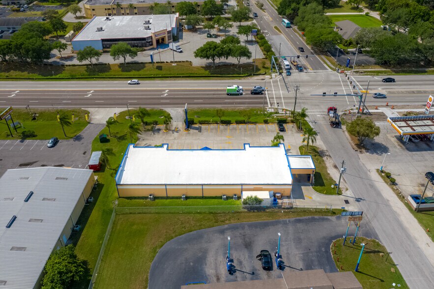 More Photos Of 1210 10th St E, Palmetto Freestanding For Lease