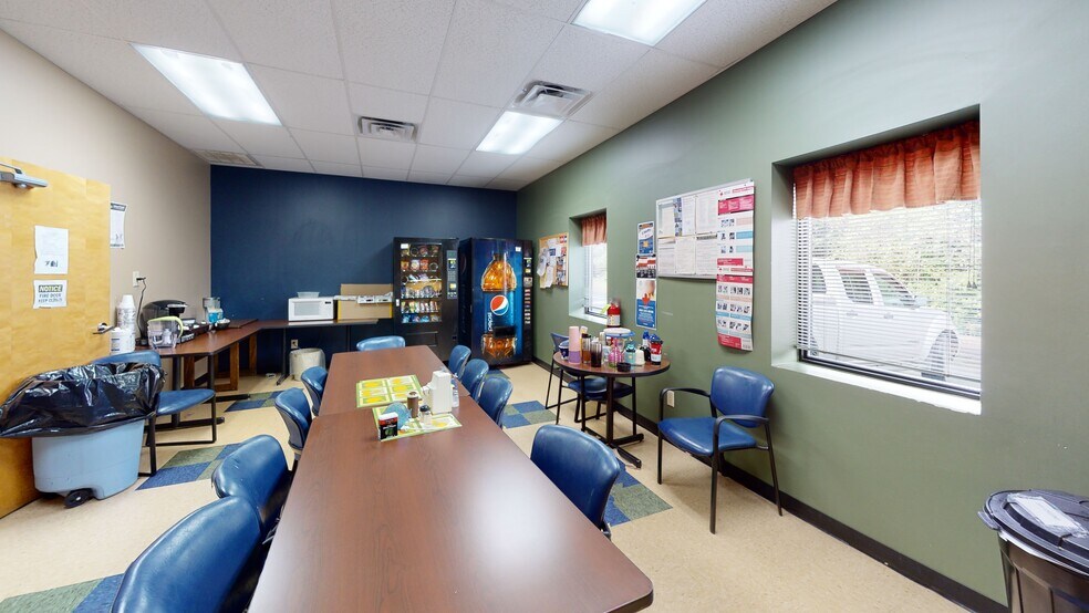 More Photos Of 950 Starvue Dr NW, Cleveland Office For Sale