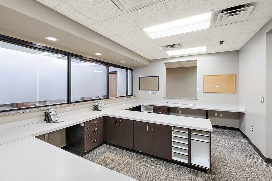 More Photos Of 1794 N Lapeer Rd, Lapeer Medical For Sale