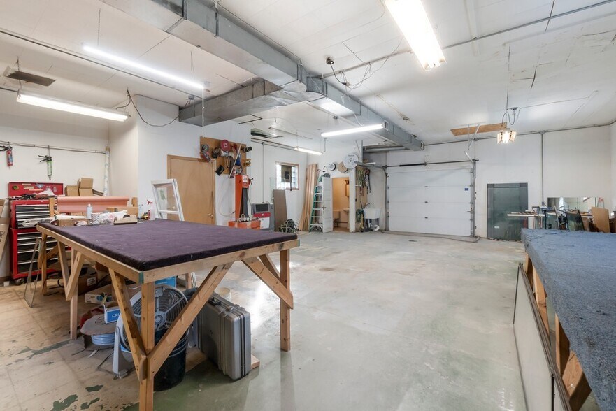 More Photos Of 1004 5th Ave, Charles City Specialty For Sale