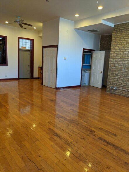 More Photos Of 2101-2107 N Pulaski Rd, Chicago Apartments For Lease