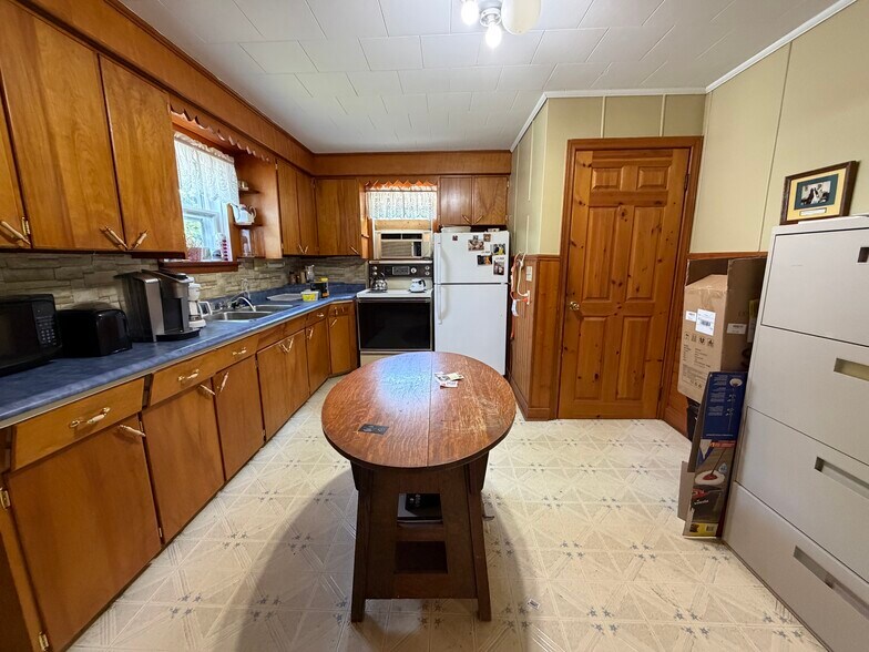 More Photos Of 736 Highway 2, Elmsdale Office For Sale