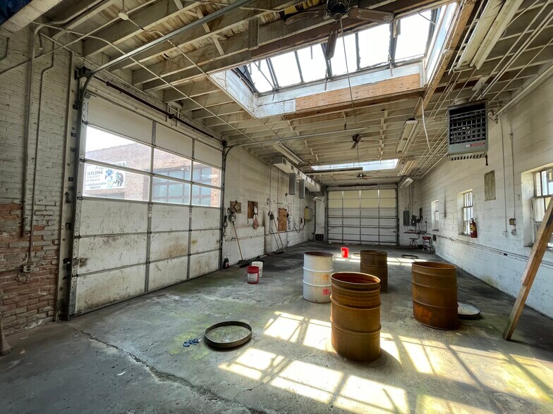 More Photos Of 1744 Indianapolis Blvd, Whiting Manufacturing For Lease