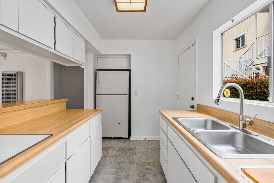 More Photos Of 1507-1509 14th St, Santa Monica Apartments For Sale