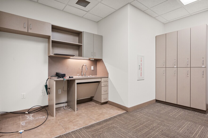 More Photos Of 6102 82nd St, Lubbock Medical For Lease