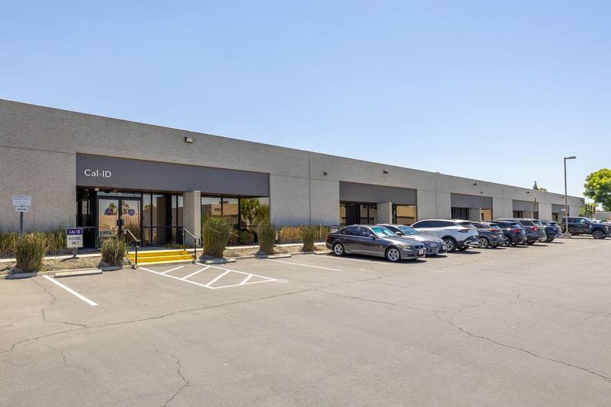 More Photos Of 1020 Iowa Ave, Riverside Unknown For Lease