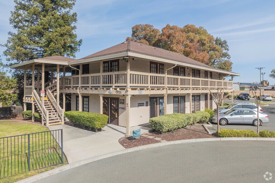 More Photos Of 3731 Sunset Ln, Antioch Unknown For Lease