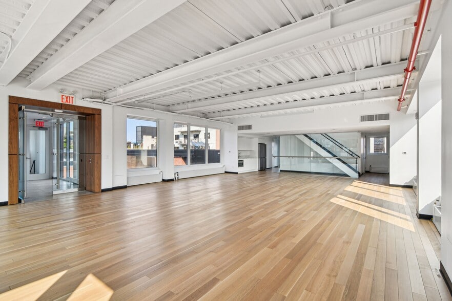 More Photos Of 210 Elizabeth St, New York Office For Lease