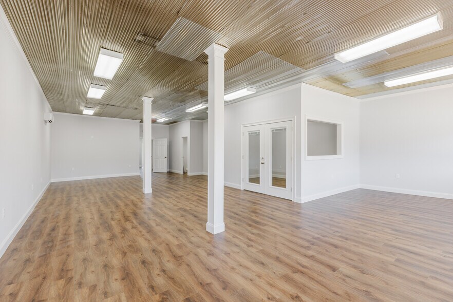 More Photos Of 501 W Forsyth St, Americus General Retail For Sale
