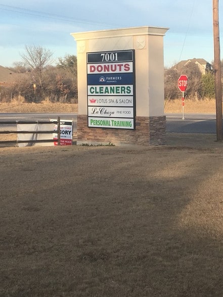 More Photos Of 7001 Confederate Park Rd, Fort Worth Restaurant For Sale