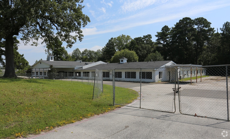 More Photos Of 1712 N Timberland Dr, Lufkin Healthcare For Sale