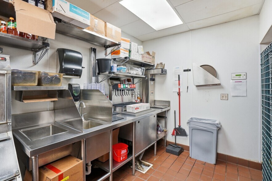 More Photos Of 1331 E North St, Rapid City Restaurant For Sale