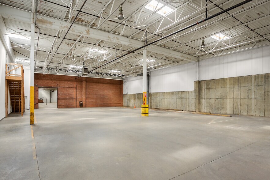 More Photos Of 502 S Court St, Florence Industrial For Sale