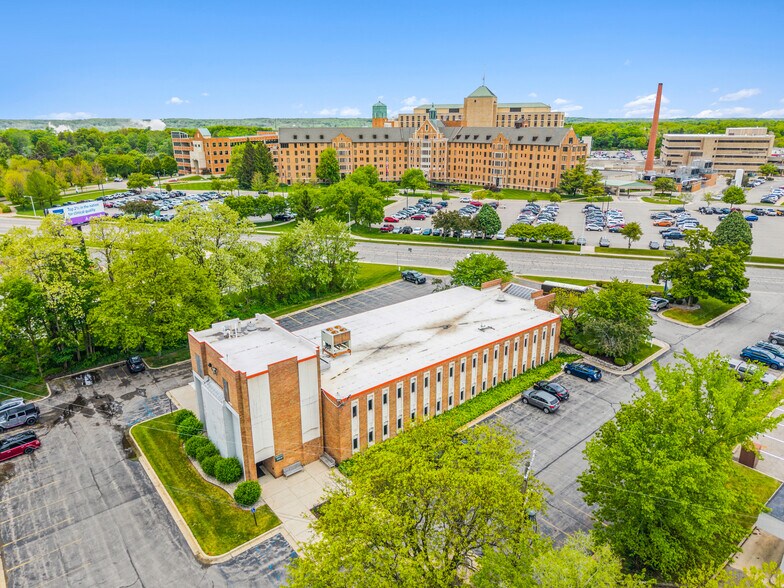 More Photos Of 1634 Gull Rd, Kalamazoo Medical For Sale