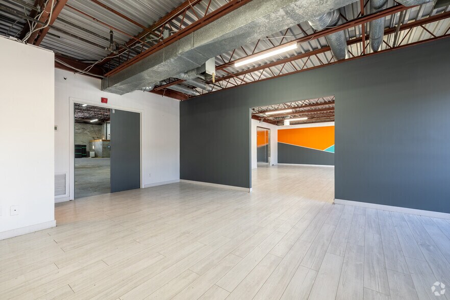 More Photos Of 3400 Boul Losch, Longueuil Unknown For Lease