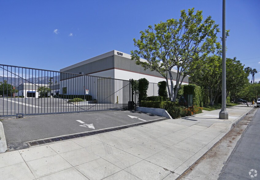 Primary Photo Of 1200 N Fair Oaks Ave, Pasadena Unknown For Lease