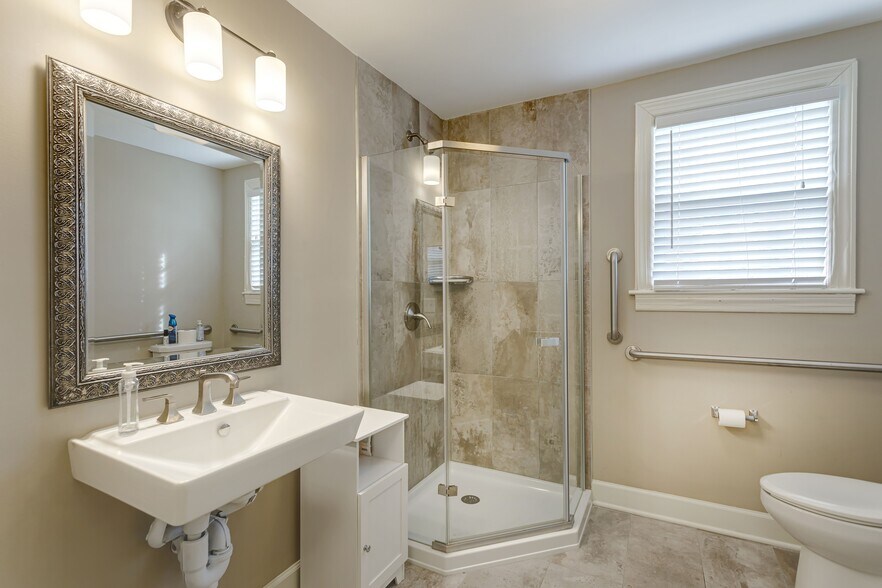 More Photos Of 2700 Larmon Ave, Nashville Office For Sale