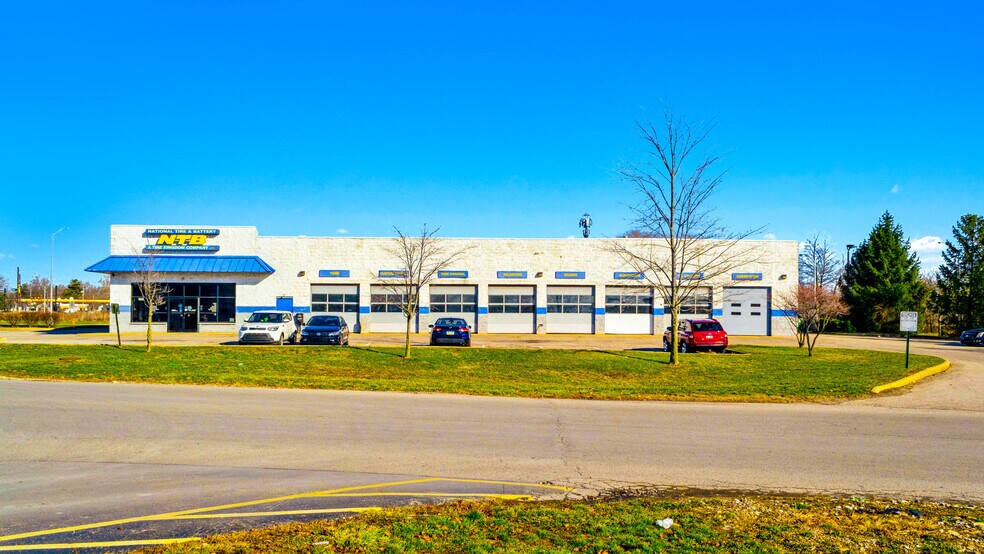 More Photos Of 2385 Silver Dr, Columbus Auto Repair For Sale