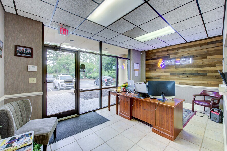 More Photos Of 475 Industrial Dr, Lexington Showroom For Sale