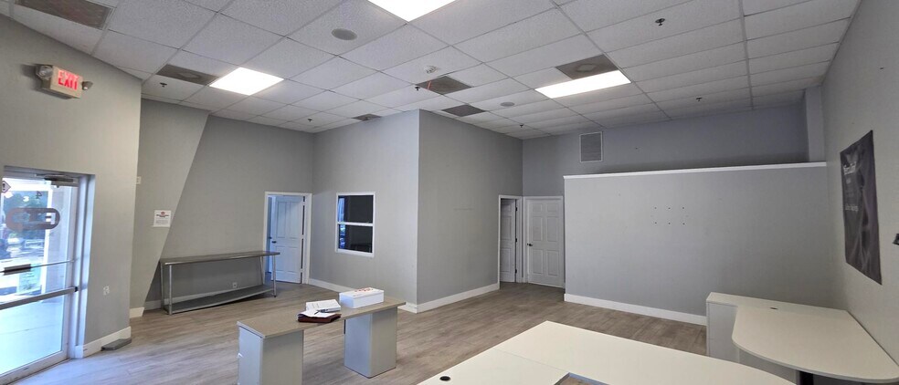 More Photos Of 28790 S Diesel Dr, Bonita Springs Warehouse For Lease