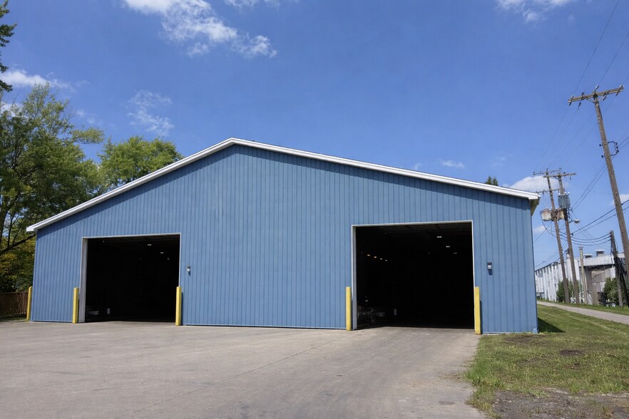 More Photos Of 1345 Henry St, Huntington Manufacturing For Sale