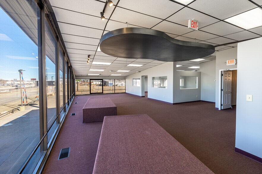 More Photos Of 11209 W Kellogg, Wichita Auto Dealership For Sale