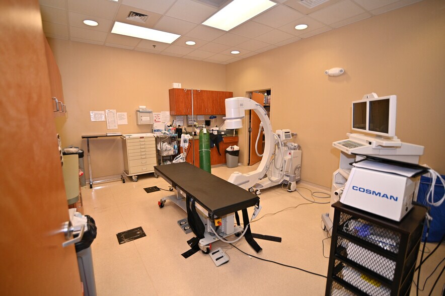 More Photos Of 2960 Technology Pl, Waldorf Research And Development For Lease