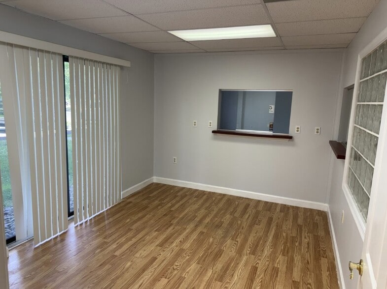 More Photos Of 603 Post Office Rd, Waldorf Loft Creative Space For Sale