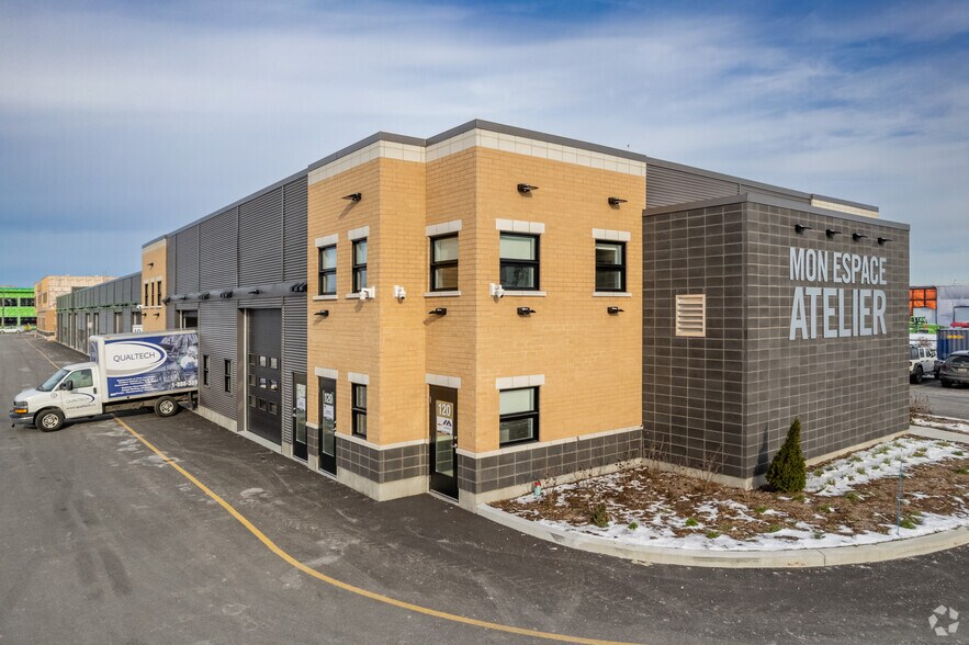 Primary Photo Of 3350 Rue de l'Aéroport, Mascouche Distribution For Lease
