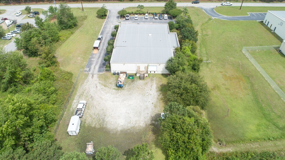 More Photos Of 475 Industrial Dr, Lexington Showroom For Sale