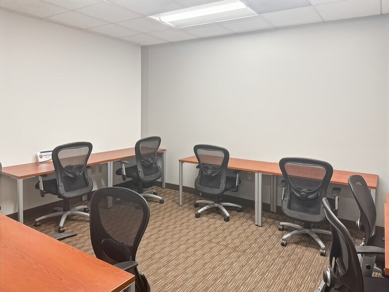 More Photos Of 7702 E Doubletree Ranch Rd, Scottsdale Coworking Space