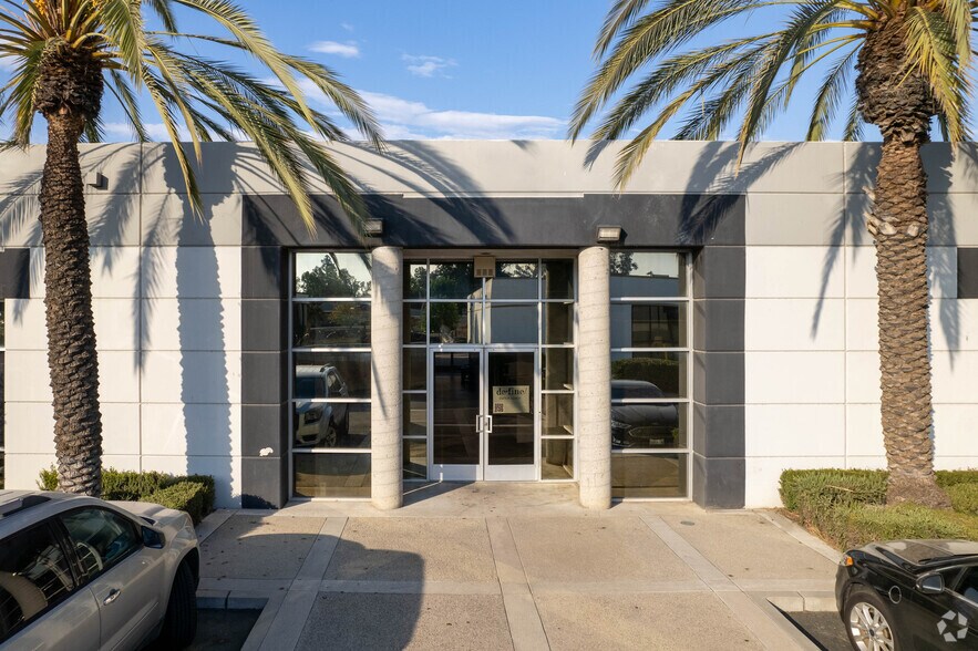 More Photos Of 4100 Latham St, Riverside Unknown For Lease